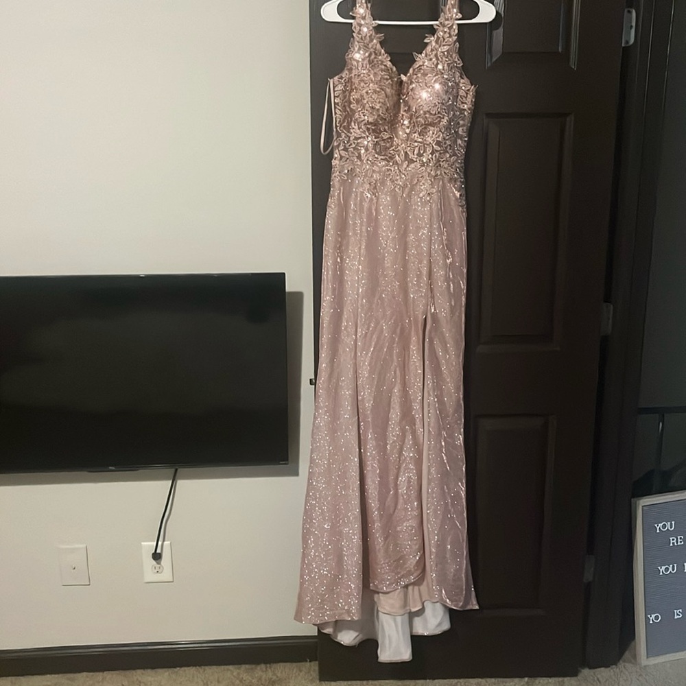 sell a prom/homecoming dress i brought it for prom